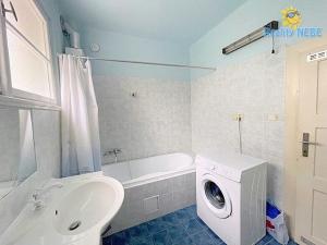 Pronájem bytu 1+1, Praha - Záběhlice, Roztylské sady, 39 m2