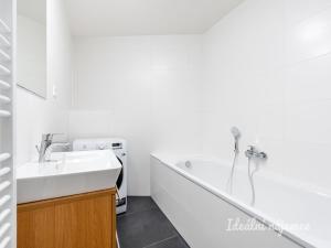 Pronájem bytu 3+kk, Praha - Veleslavín, Na Větrníku, 83 m2