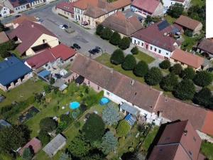 Prodej rodinného domu, Choltice, nám.Sv.Trojice, 174 m2