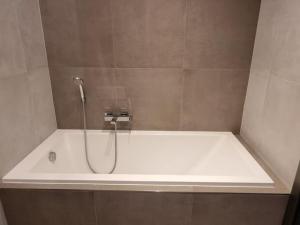 Pronájem bytu 2+kk, Pardubice - Zelené Předměstí, Pod Vinicí, 63 m2