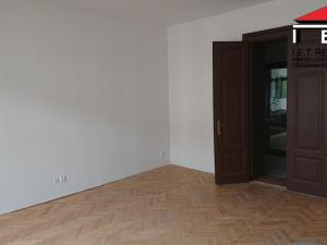 Pronájem bytu 2+kk, Ostrava, Nádražní, 52 m2