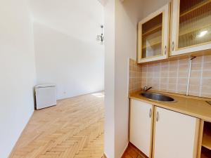 Prodej atypického bytu, Karlovy Vary, I. P. Pavlova, 50 m2
