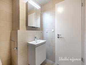 Pronájem bytu 2+kk, Praha - Strašnice, Počernická, 51 m2