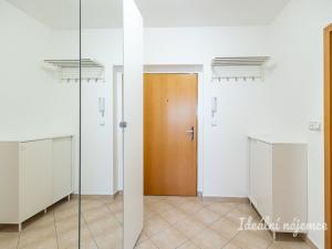 Pronájem bytu 1+kk, Praha - Kunratice, Za valem, 42 m2