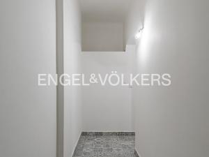Pronájem bytu 1+kk, Praha - Vinohrady, Lužická, 34 m2
