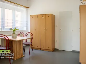 Pronájem obchodního prostoru, Náchod, Smiřických, 1100 m2