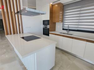 Prodej atypického bytu, Kypr, Chloraka, 178 m2