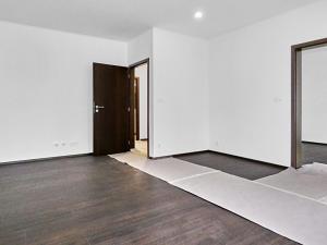 Prodej bytu 2+1, Karlovy Vary, U Trati, 60 m2