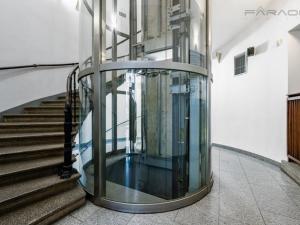 Pronájem kanceláře, Praha - Nové Město, Politických vězňů, 2000 m2