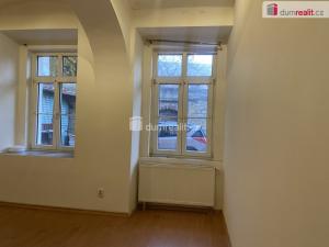 Pronájem bytu 1+kk, Praha - Kobylisy, Zenklova, 19 m2