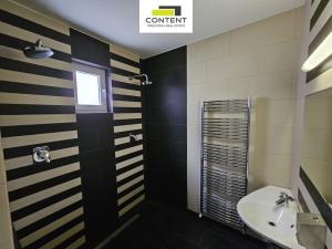 Pronájem komerčního pozemku, Plzeň - Skvrňany, Domažlická, 1450 m2