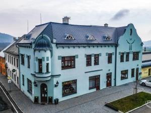 Prodej vícegeneračního domu, Valeč, Náměstí, 287 m2