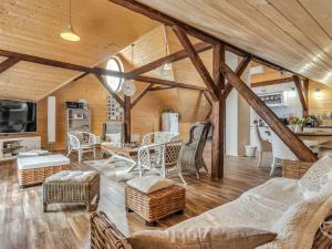 Prodej vícegeneračního domu, Valeč, Náměstí, 287 m2