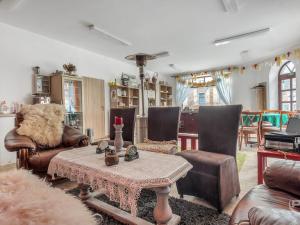 Prodej vícegeneračního domu, Valeč, Náměstí, 287 m2