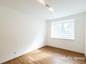 Pronájem bytu 3+1, Praha, Únorová, 94 m2