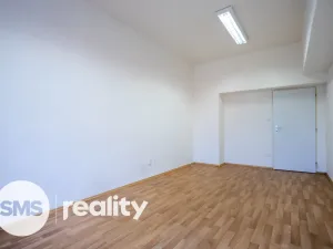 Pronájem kanceláře, Krnov - Pod Bezručovým vrchem, Revoluční, 328 m2
