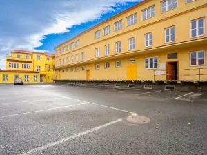 Pronájem kanceláře, Krnov - Pod Bezručovým vrchem, Revoluční, 328 m2