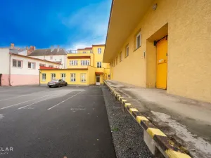 Pronájem kanceláře, Krnov - Pod Bezručovým vrchem, Revoluční, 328 m2