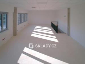 Pronájem skladu, Mikulov, 2000 m2