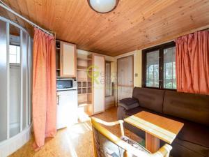 Pronájem rodinného domu, Klecany, Pod Černou skálou, 16 m2