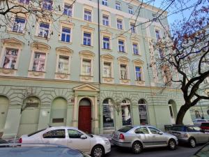 Pronájem bytu 1+kk, Praha - Vinohrady, Uruguayská, 30 m2