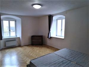 Pronájem bytu 2+kk, Znojmo, Velká Mikulášská, 58 m2