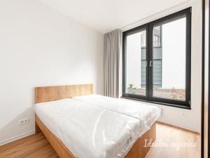 Pronájem bytu 2+kk, Praha - Břevnov, Na Větrníku, 38 m2