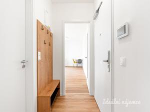 Pronájem bytu 2+kk, Praha - Břevnov, Na Větrníku, 38 m2