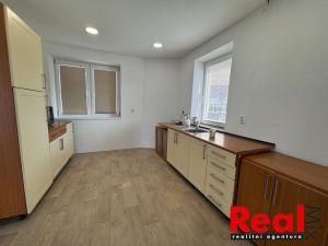 Prodej rodinného domu, Olomučany, 290 m2