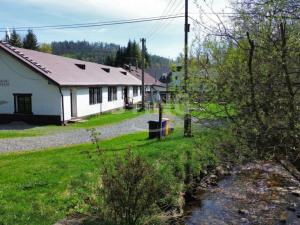 Prodej komerční nemovitosti, Stará Ves, Potočná, 250 m2