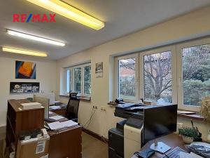 Prodej kanceláře, Praha - Březiněves, Na hlavní, 821 m2
