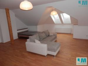 Pronájem bytu 1+kk, Bobrová, 45 m2