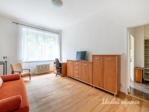 Pronájem bytu 1+1, Praha - Vršovice, Jakutská, 35 m2