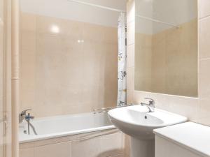 Pronájem bytu 1+1, Praha - Vršovice, Jakutská, 35 m2