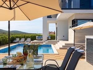 Prodej vily, Vodice (Grad Vodice), Chorvatsko, 186 m2