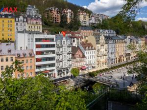 Prodej bytu 2+kk, Karlovy Vary, Vřídelní, 68 m2