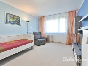 Pronájem bytu 1+1, Hradec Králové - Nový Hradec Králové, třída Edvarda Beneše, 41 m2