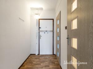 Pronájem bytu 2+kk, Praha - Modřany, Vitošská, 42 m2