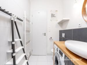 Pronájem bytu 2+kk, Praha - Malešice, Nad úžlabinou, 60 m2