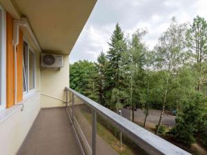 Pronájem bytu 2+kk, Praha - Kobylisy, Mirovická, 39 m2