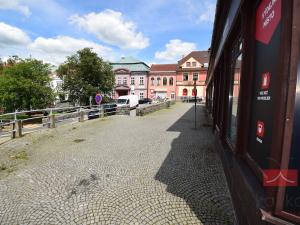 Pronájem obchodního prostoru, Humpolec, Dolní náměstí, 90 m2