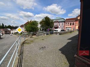 Pronájem obchodního prostoru, Humpolec, Dolní náměstí, 90 m2