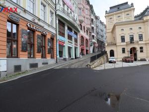 Pronájem komerční nemovitosti, Karlovy Vary, Divadelní náměstí, 100 m2