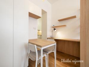 Pronájem bytu 2+kk, Praha - Žižkov, Prokopova, 40 m2