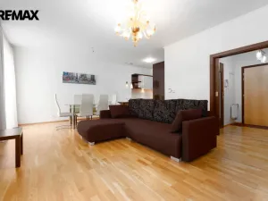 Prodej bytu 2+kk, Karlovy Vary, Libušina, 70 m2