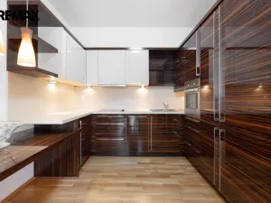 Prodej bytu 2+kk, Karlovy Vary, Libušina, 70 m2