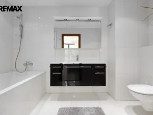 Prodej bytu 2+kk, Karlovy Vary, Libušina, 70 m2