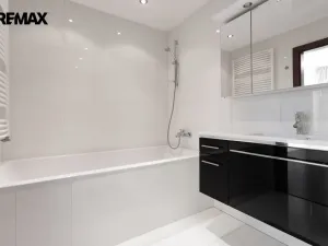Prodej bytu 2+kk, Karlovy Vary, Libušina, 70 m2