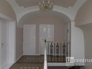 Prodej historického objektu, Telč, náměstí Zachariáše z Hradce, 800 m2
