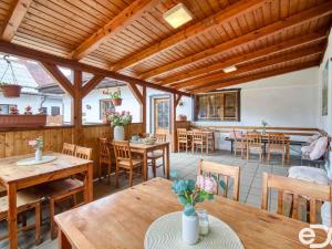 Prodej restaurace, Hradešín, 178 m2